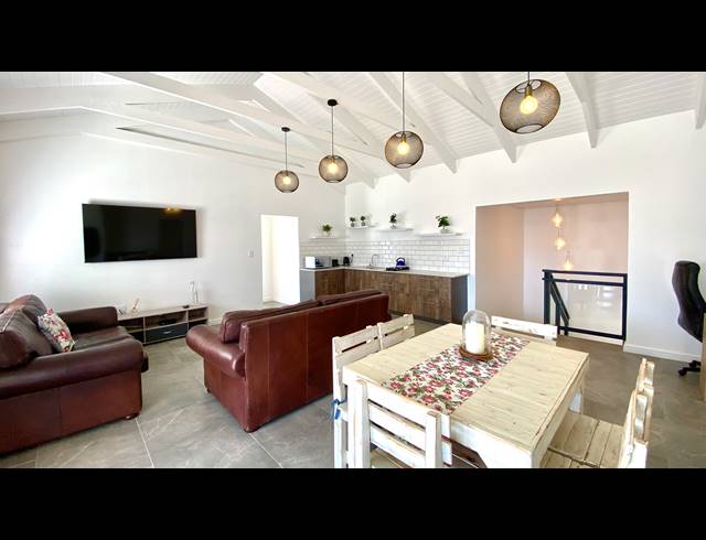 3 BEDROOM HOUSE FOR SALE IN DWARSKERSBOS